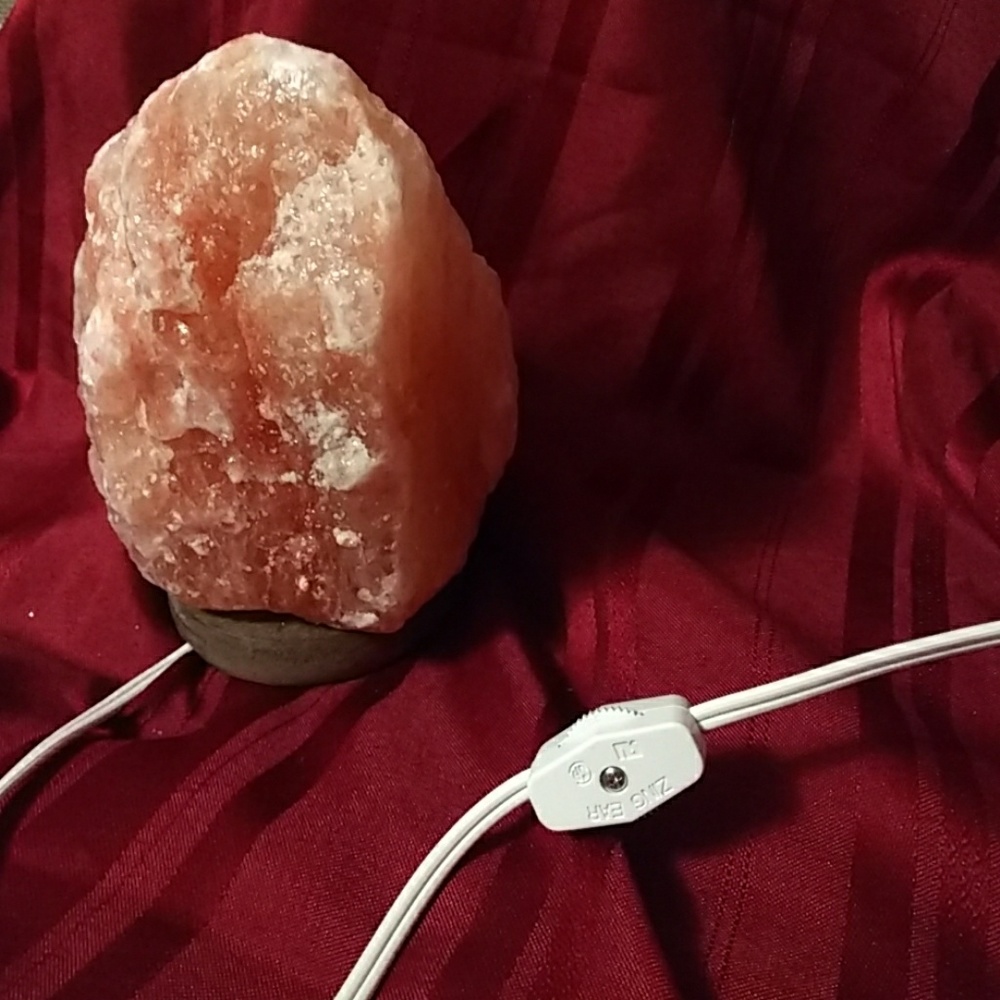 Salt lamp - Picture 3 of 5
